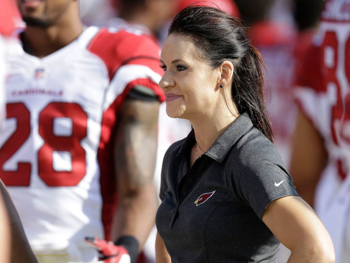 The NFL's First Female Coach - Jen Welter on Being Limitless and Blazing  Your Own Trail - Chris Van Vliet